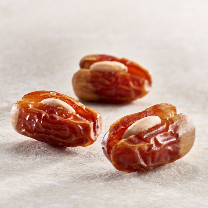 Premium Segai Dates with Roasted Almond