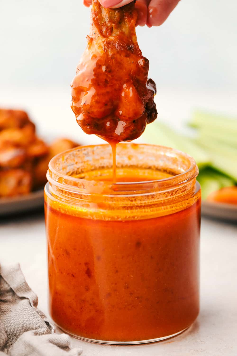 Sauce Hot Buffalo Stye Wing - 2 x 4 L - Sanelfd - Restaurant and Foodservice Ingredients - Canadian Distribution